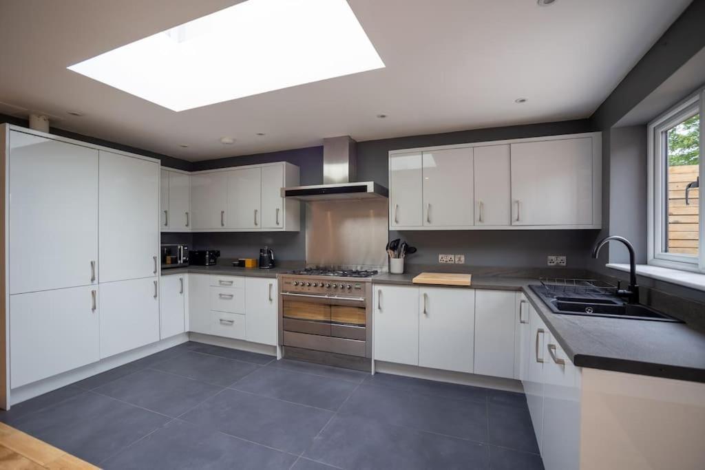 Hereford - Clifton Villa - Beautifully Presented House Located A Short Walk From City Centre - Sleeps 6 Guests - Perfect For Exploring Hereford - Hosted By Rentmyhouse Esterno foto