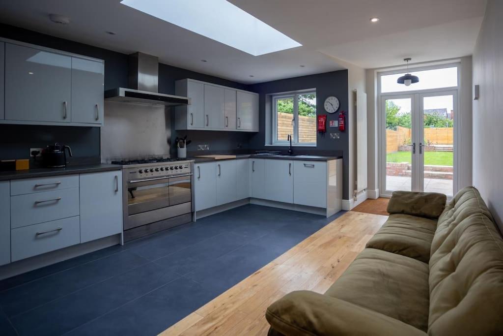 Hereford - Clifton Villa - Beautifully Presented House Located A Short Walk From City Centre - Sleeps 6 Guests - Perfect For Exploring Hereford - Hosted By Rentmyhouse Esterno foto