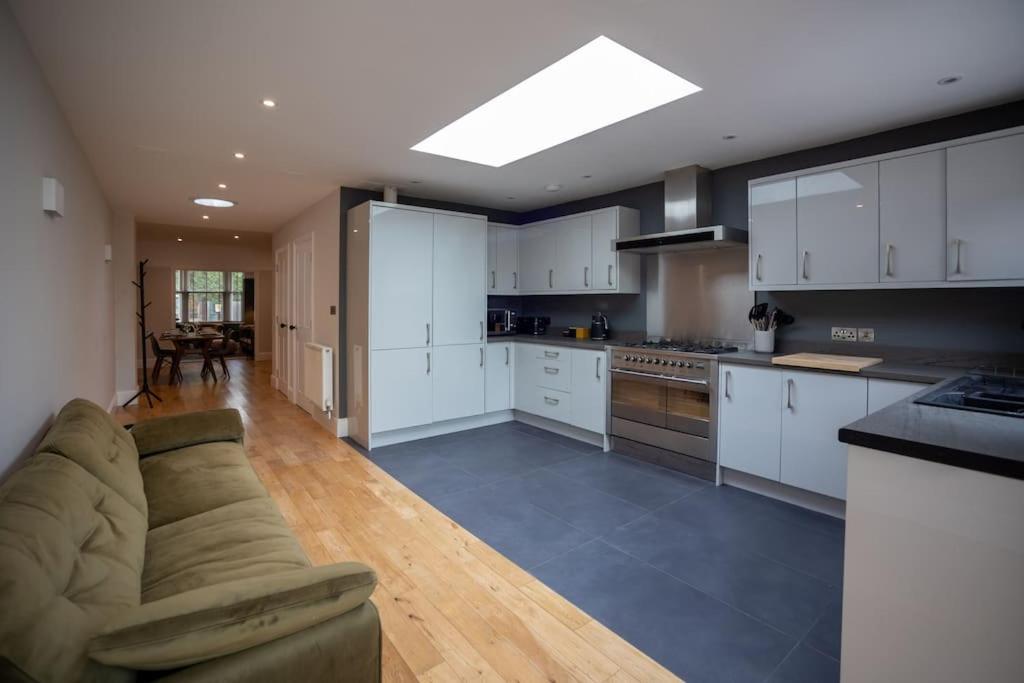 Hereford - Clifton Villa - Beautifully Presented House Located A Short Walk From City Centre - Sleeps 6 Guests - Perfect For Exploring Hereford - Hosted By Rentmyhouse Esterno foto
